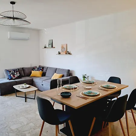 Spacieux Avec Balcon * Narbona